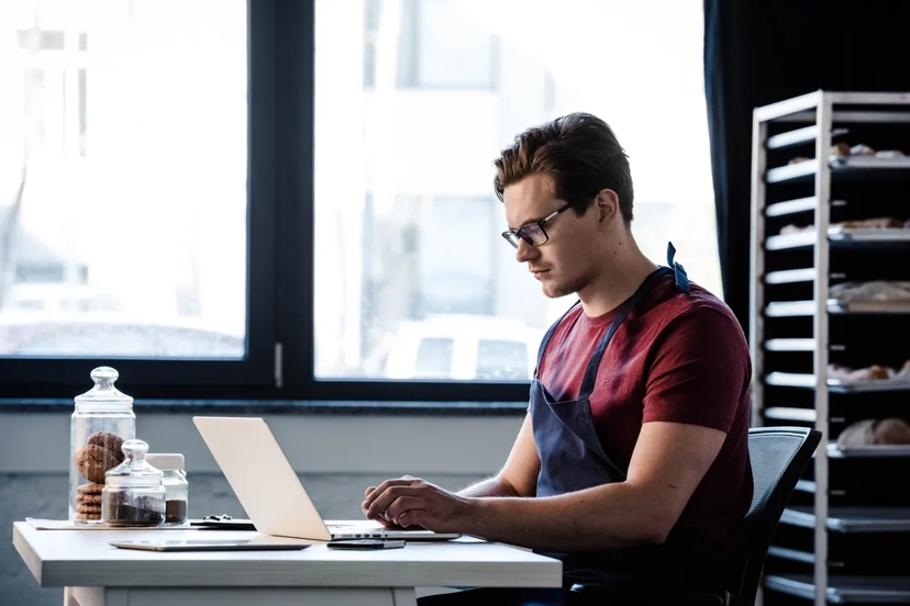5 Ways to Reduce Risk in Dispersed Hospitality Hiring